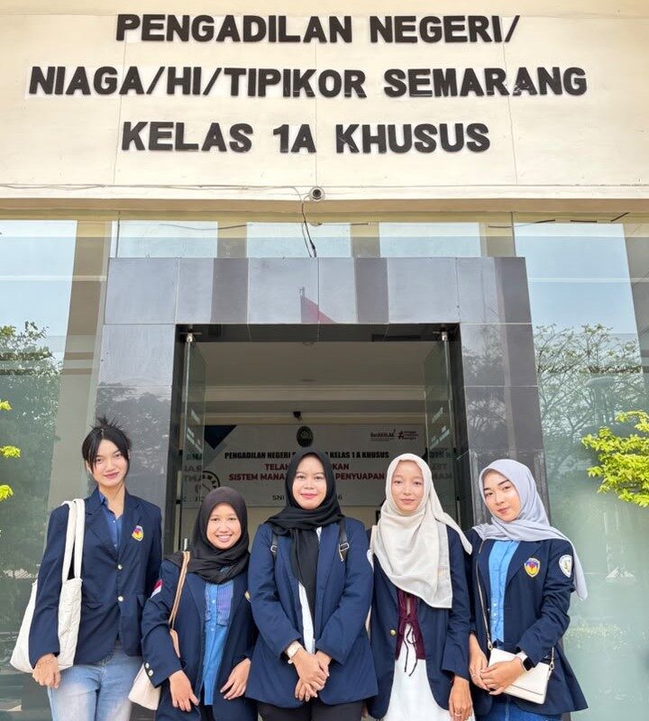 Mahasiswa FH UPGRIS Saksikan Langsung Persidangan Tindak Pidana Korupsi di Pengadilan Tipikor Semarang